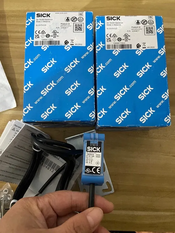 Фотоэлектрический датчик SICK GL10-P1112 1065877 Photoelectric Sensor