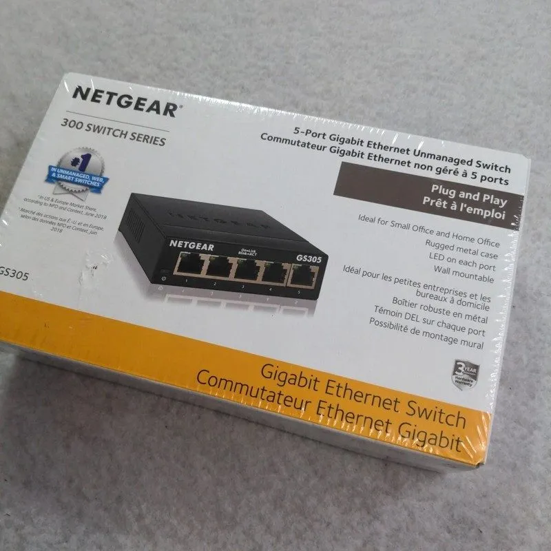 Коммутатор NETGEAR 5-Port Gigabit Ethernet Switch Desktop or Wallmount (GS305)