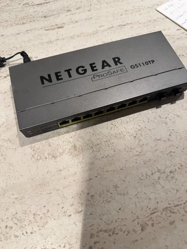 Коммутатор NETGEAR GS110TPv3 8 Port Gigabit PoE+ Ethernet Smart Switch 2 SFP GS1