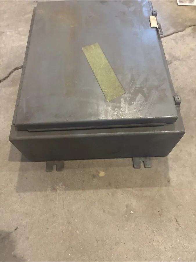 Монтажный шкаф hoffman Locking industrial control panel enclosure 16" x20"x7 N-6 — фото лота 2