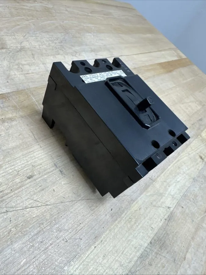Автоматический выключатель ITE EH3-B030 Circuit Breaker, 30A, 480V