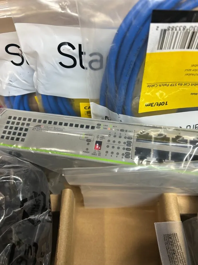 Коммутатор Allied Telesis Centercom AT-GS910/8-10 Ethernet Switch (8 Ports)