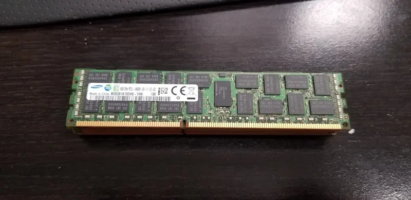 Модуль памяти Set 4 SAMSUNG M393B1K70DH0-YH9 8GB 2RX4 PC3L-10600R DDR3 SERVER RA