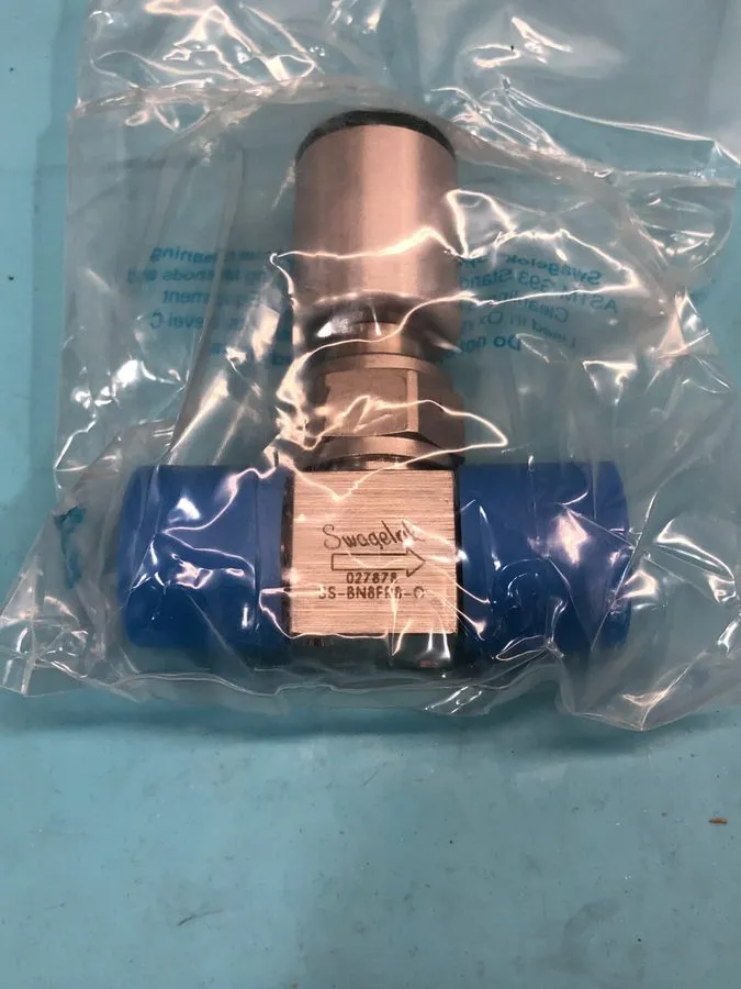 Клапан 38193 SWAGELOK HIGH PURITY BELLOWS SEALED VALVE, 1/2" FVCR SS-BN8FR8-O