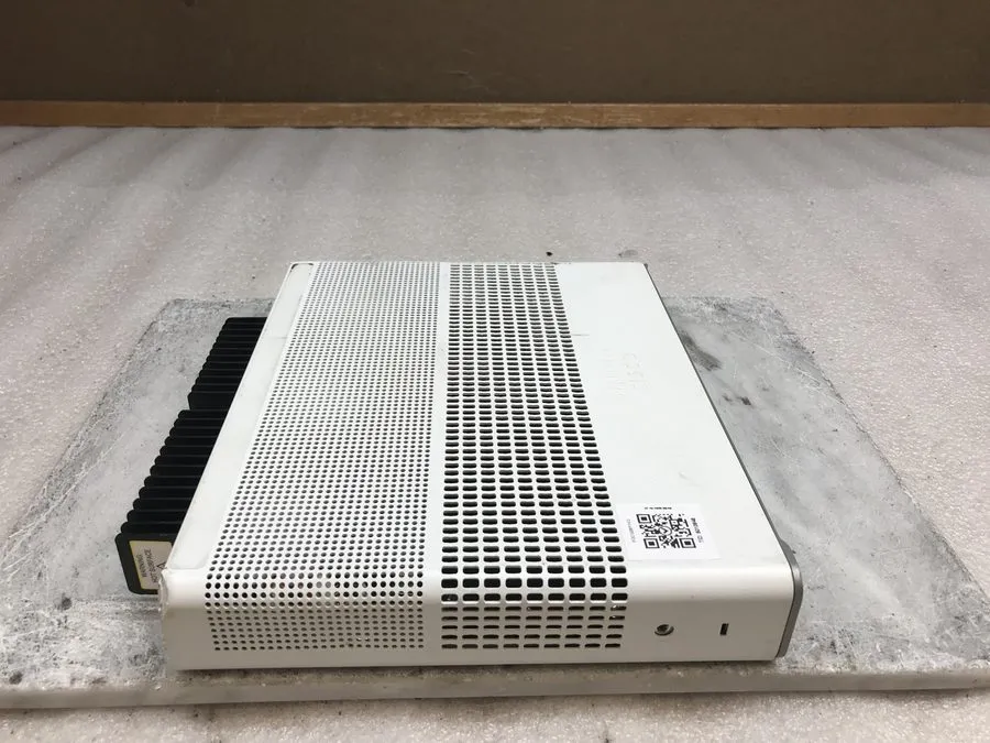 Коммутатор Cisco Catalyst WS-C2960CX- -L Cisco Catalyst 2960-CX 8 Port PoE — фото лота 2
