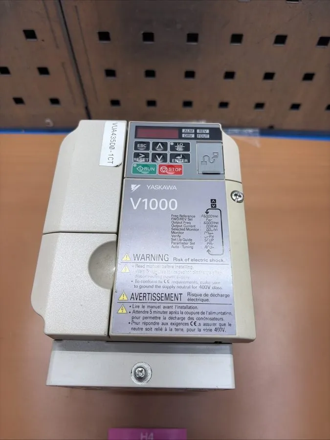 Частотный преобразователь Yaskawa V1000 CIMR-VU4A0009FAA Rev C AC Drive AC3PH 38