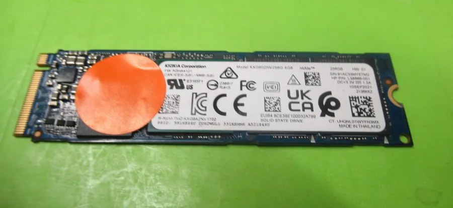 SSD-накопитель x Kioxia (Toshiba) XG6 256GB NVMe M.2 2280 SSD (KXG60ZNV256G)