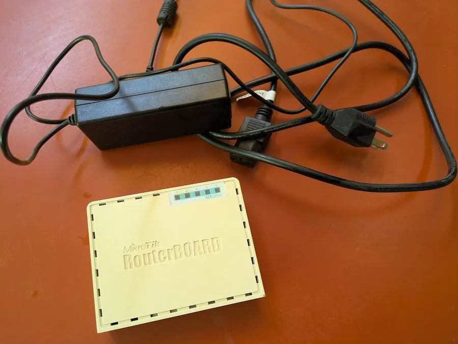 Маршрутизатор Mikrotik RB750UPr2 hEX RouterBOARD PoE Lite 5-Port Ethernet Router
