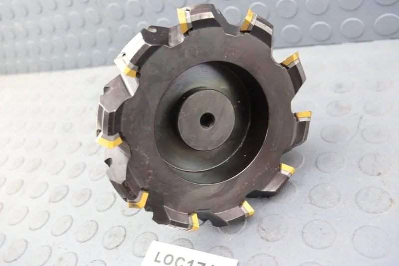 Режущий инструмент SANDVIK RA245-152R38-12M INDEXABLE FACE MILL DIA. 6'' INSERT