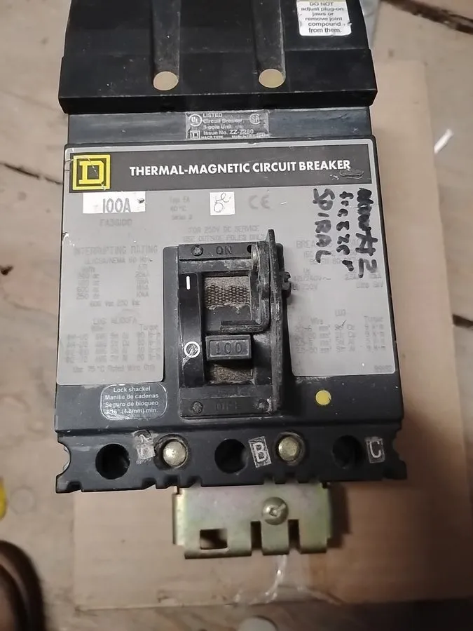 Автоматический выключатель Square D FA36100 Circuit Breaker 100A 3-Pole 480V AC 