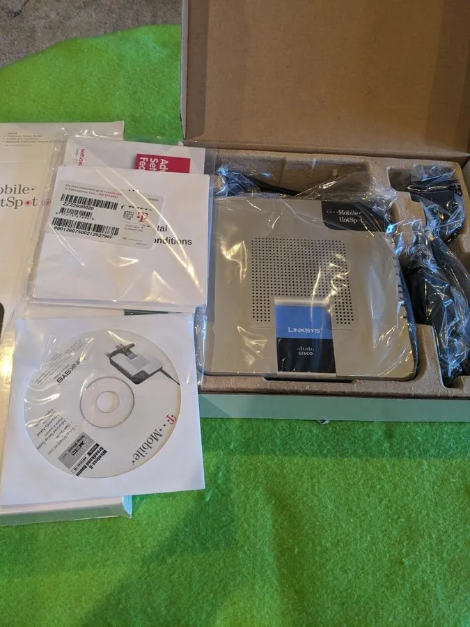 Маршрутизатор T-MOBILE HOTSPOT@HOME LINKSYS WIRELESS ROUTER PHONE WRTU54G-TM