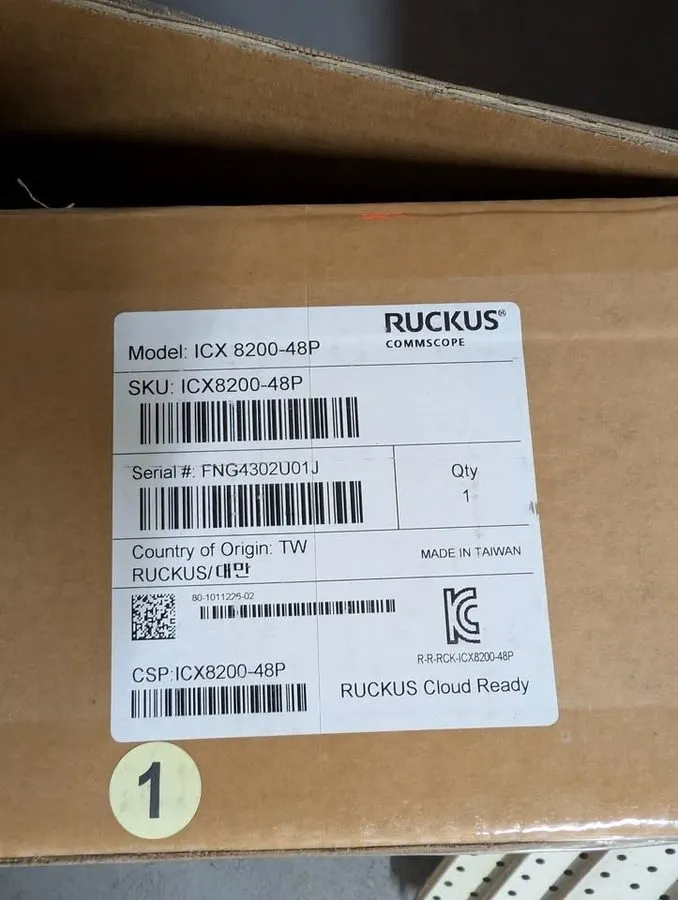 Коммутатор Ruckus ICX8200-48P 48-Port PoE+ Gigabit Switch 4x 25G SFP28 — фото лота 1