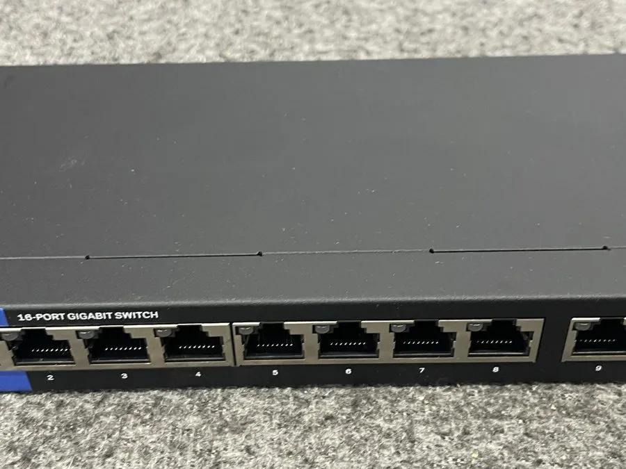 Коммутатор LINKSYS LGS116PV2 16 PORT SWITCH — фото лота 2