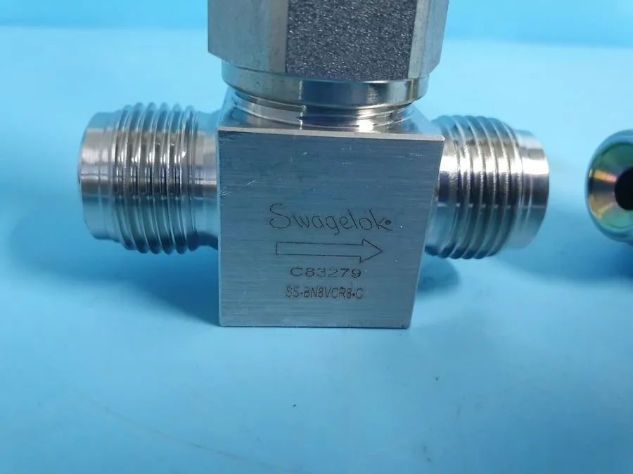 Клапан SWAGELOK SS-BN8VCR8-C VALVE