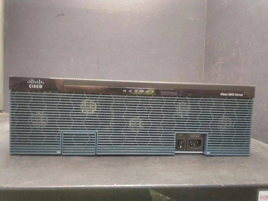 Маршрутизатор Cisco 3925 Gigabit Integrated Service Router 800-29789-02 W/NM-IT3