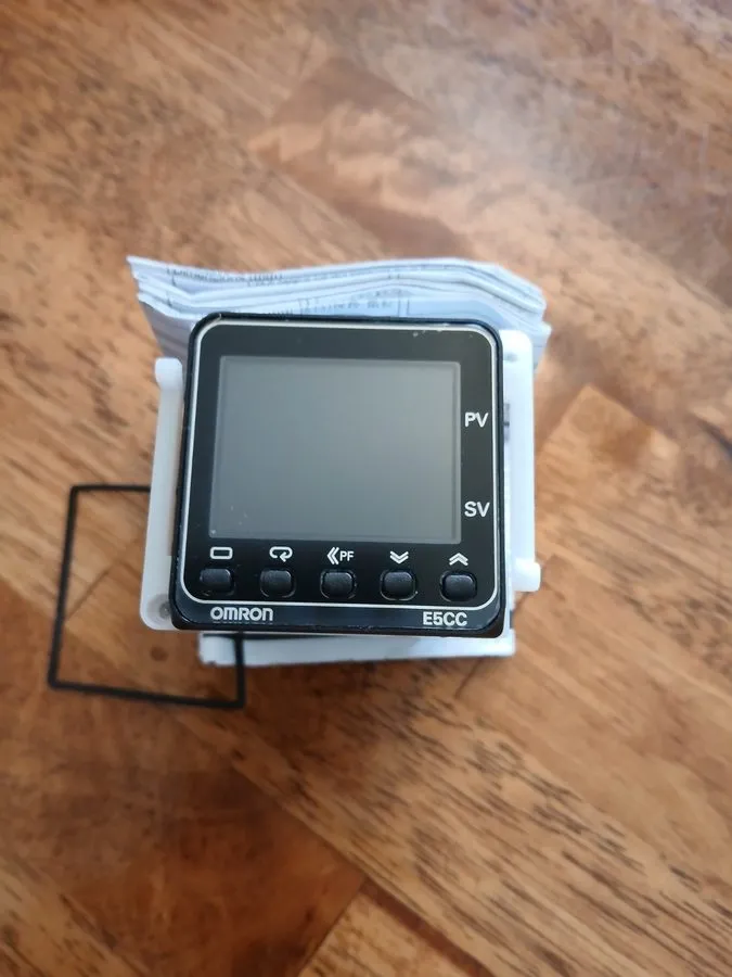 Датчик температуры OMRON Temperature Controller E5CC-QX2DSM-001 24VAC/DC 50/60Hz