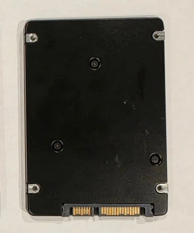 SSD-накопитель MZ-7LH9600 SAMSUNG PM883 960GB 2.5'' SATA 6.0Gbps MZ7LH960HAJR-00
