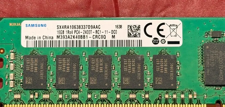 Модуль памяти Samsung M393A2K40BB1-CRC0Q 16GB DDR4 PC4-2400T ECC Workstation Ser