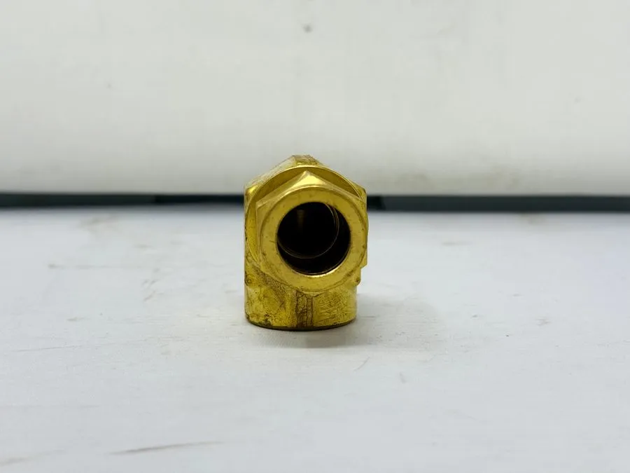 Фитинг Swagelok B-1210-8-12 Brass Elbow 3/4" Tube OD Fitting x 3/4" F NPT — фото лота 1