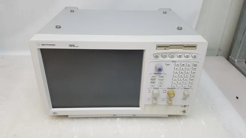 Логический анализатор Agilent 1682AD Logic Analyzer, 68Ch LA 2M Option, 4 Pods