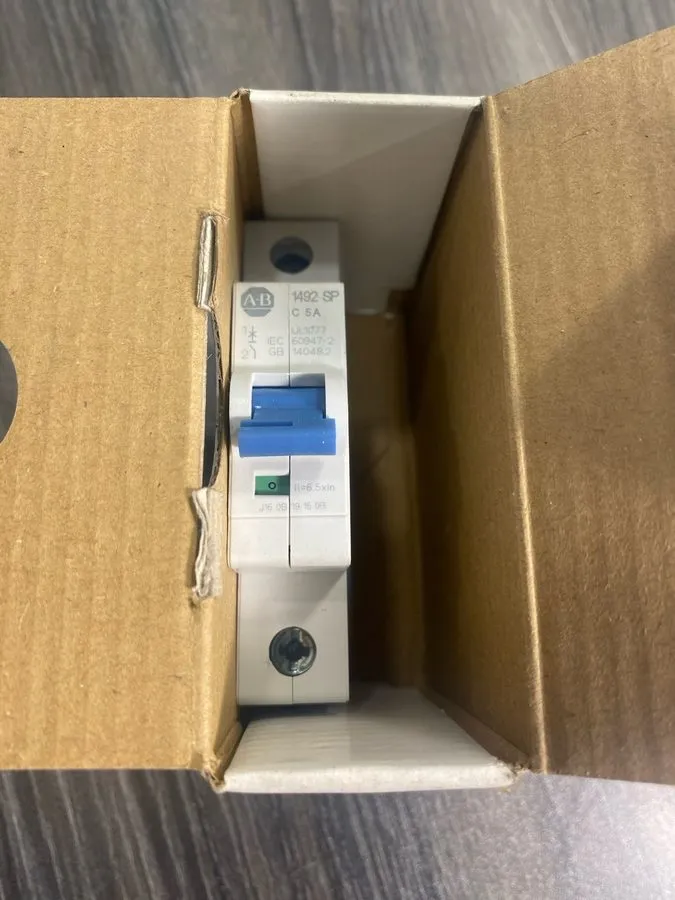 Автоматический выключатель Allen- Bradley 1492-SPM1C050 Circuit Breaker 1 Pole 5