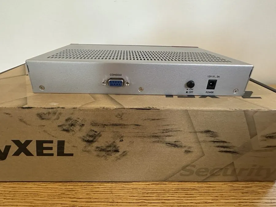 Межсетевой экран ZyXEL USG60 Unified Security Gateway FIREWALL 6 Port Gigabit Et