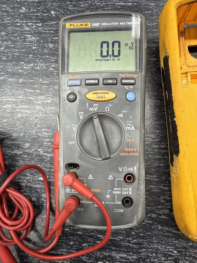 Мультиметр Fluke 1587 FC Insulation Multimeter True RMS Auto-Ranging