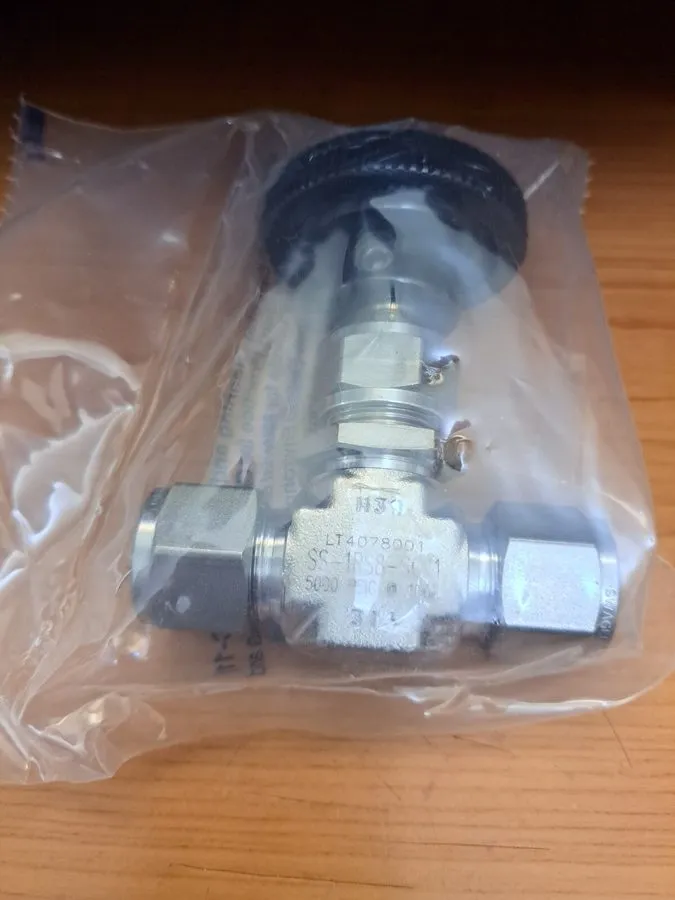 Клапан SWAGELOK SS-1RS8 NEEDLE VALVE STAINLESS STEEL 1/2" TUBING