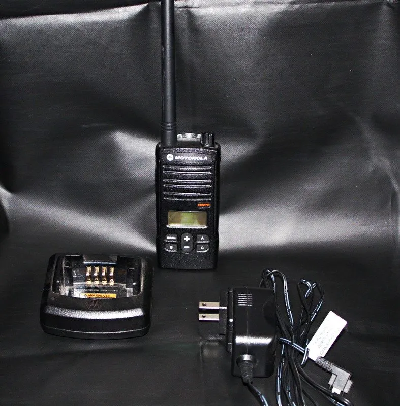 Зарядное устройство Motorola RDM2070d P25 Digital Portable/Handheld Two-Way Radi
