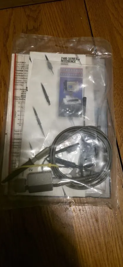 Пробник Tektronix P6131 Passive Scope Probe 300 MHz, 10:1, 10 M-Ohm, 1.3m