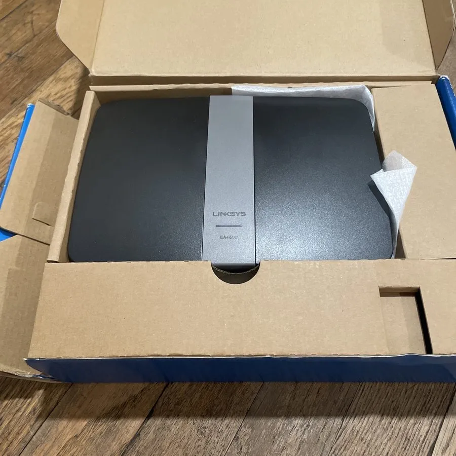 Маршрутизатор Cisco Linksys EA4500 Dual-Band N900 WiFi Router Gigabit USB