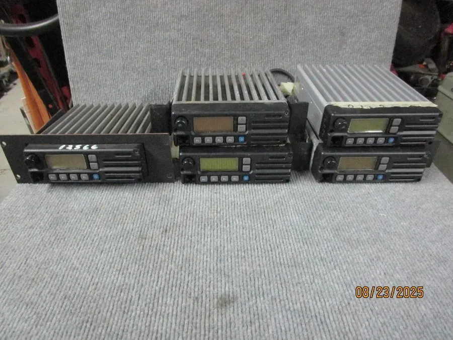 Радиостанция 5 ICOM Radios Model IC-F1020-2 Parts & Repair