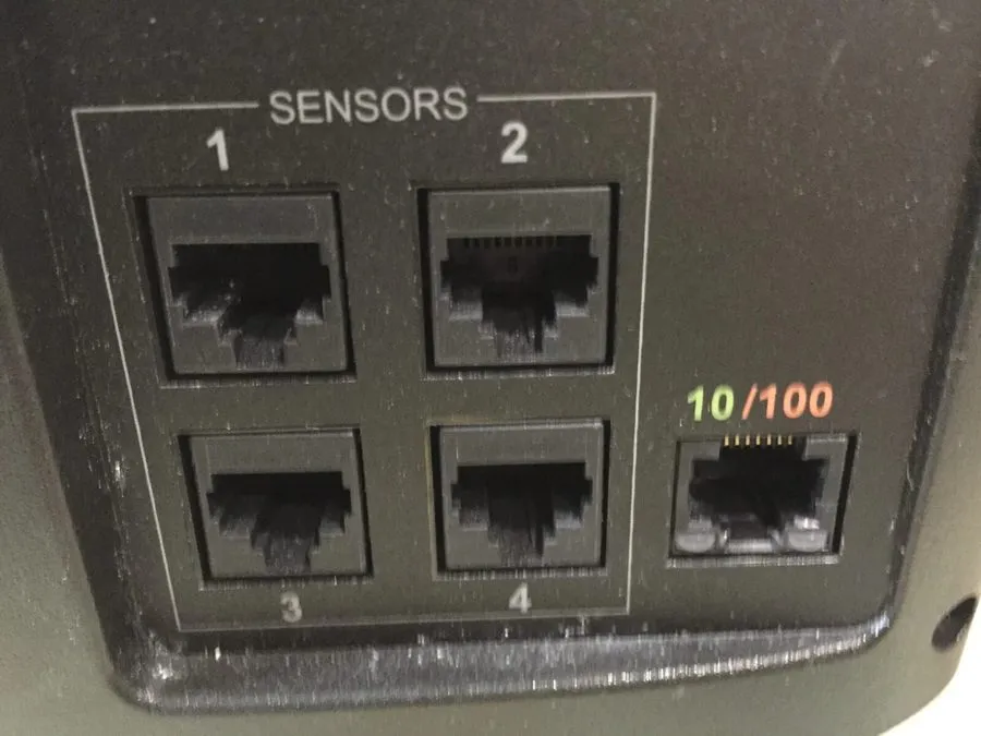 Стойка/шкаф APC NetBotz Room Monitor 355 Security Camera NBWL0355