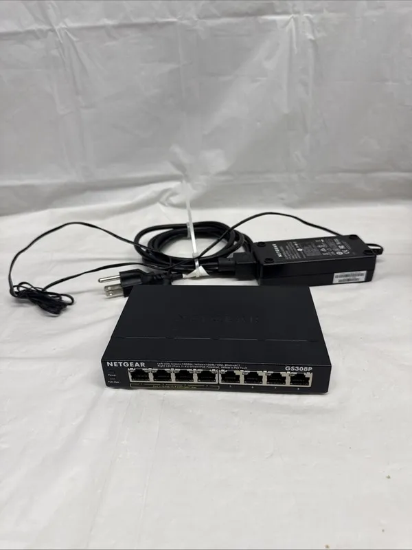 Коммутатор Netgear GS308P 8-PORT Gigabit Ethernet Switch w/ 4-PORT PoE Switch; 6