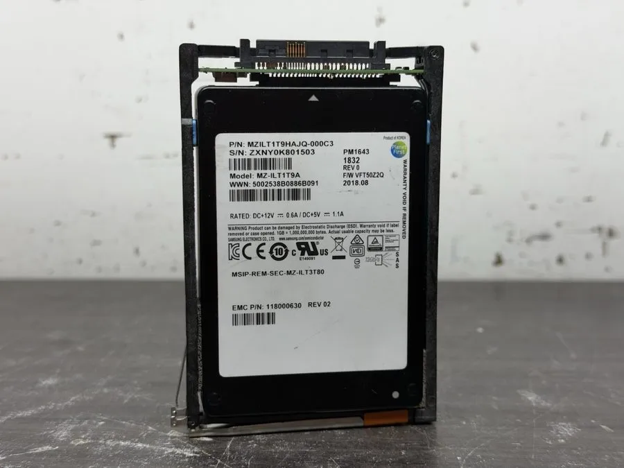 SSD-накопитель MZ-ILT1T9A Dell EMC Samsung PM1643 1.92TB SAS 2.5'' SSD 118000630 — фото лота 1