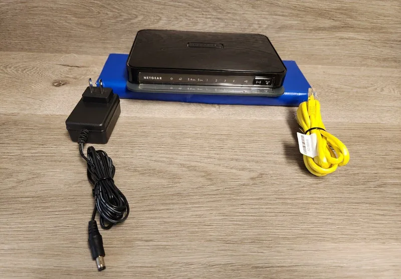 Маршрутизатор Netgear N600 300 Mbps 4-Port Gigabit Wireless N Router (WNDR3700)