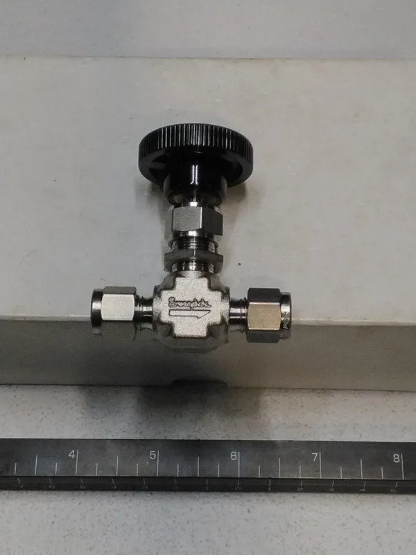 Клапан Swagelok SS-1KS4 316 Stainless Steel Integral Bonnet Needle Valve