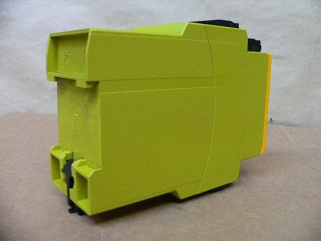 Реле безопасности PILZ PNOZ X3P 24VDC 3n/o 1n/c SAFETY RELAY