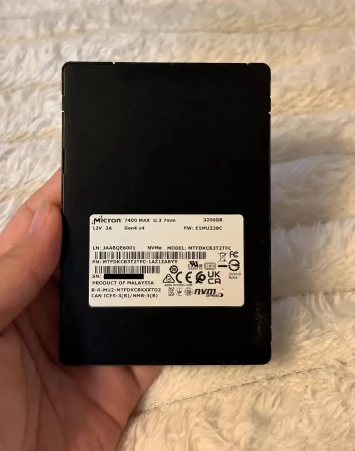SSD-накопитель Micron 7400 MAX 3.2TB U.3 NVMe PCIe Gen4 x4 2.5" SSD MTFDKCC3T2TF