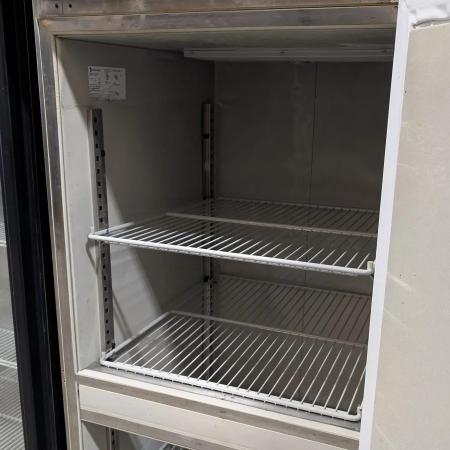 Морозильный шкаф Delfield GBF1P-SH-IK Reach-In Freezer, 1/2 Doors — фото лота 2