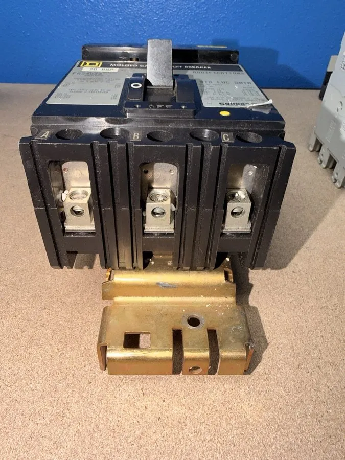 Автоматический выключатель Square D FA34020 I-Line Circuit Breaker 20A 3-Pole 48