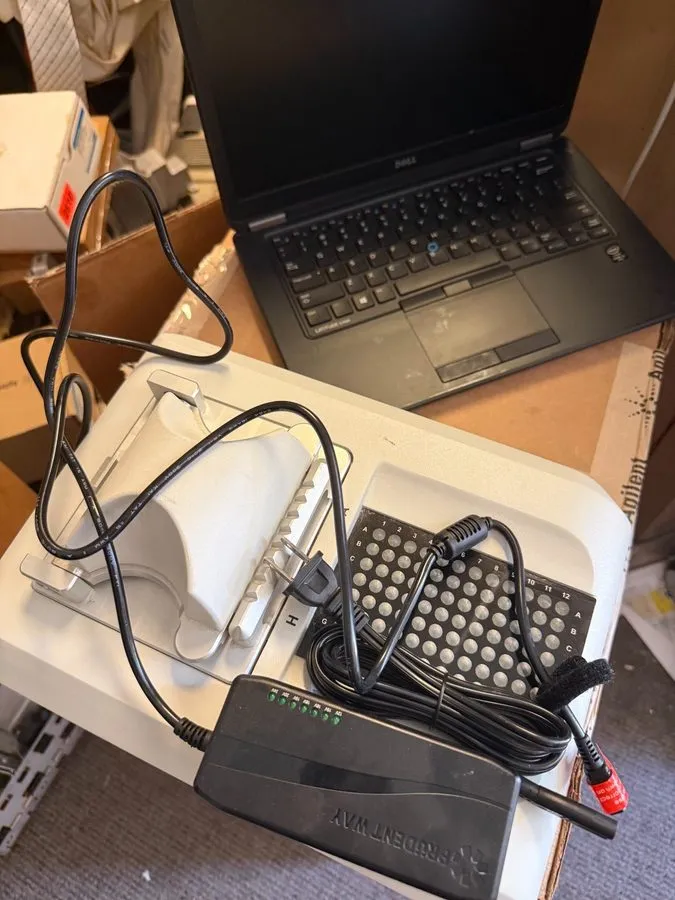 Спектрофотометр Thermo Scientific NanoDrop 8000 Muti-Sample Micro-Vol UV-Vis Wit