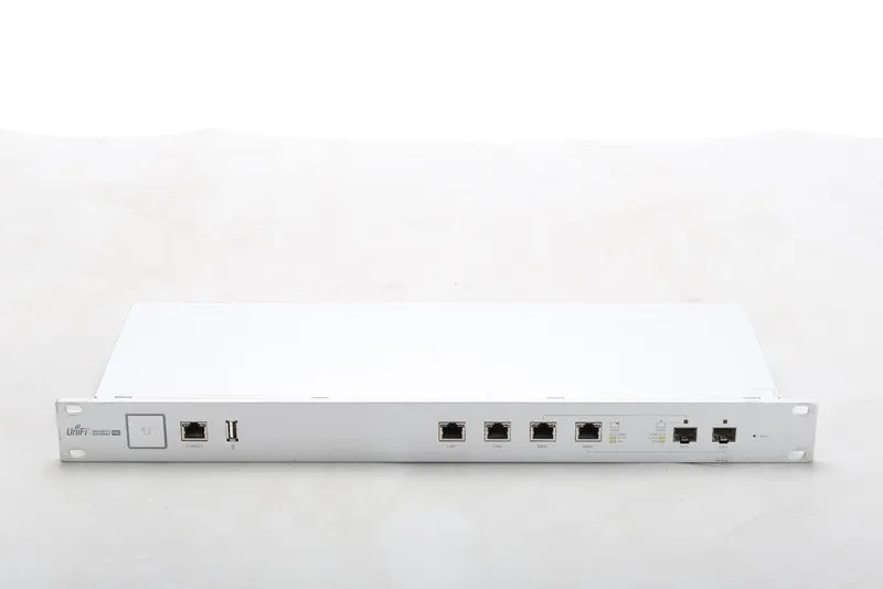 Коммутатор Ubiquiti Networks USG-PRO-4 UniFi Security Gateway Access Point PRO