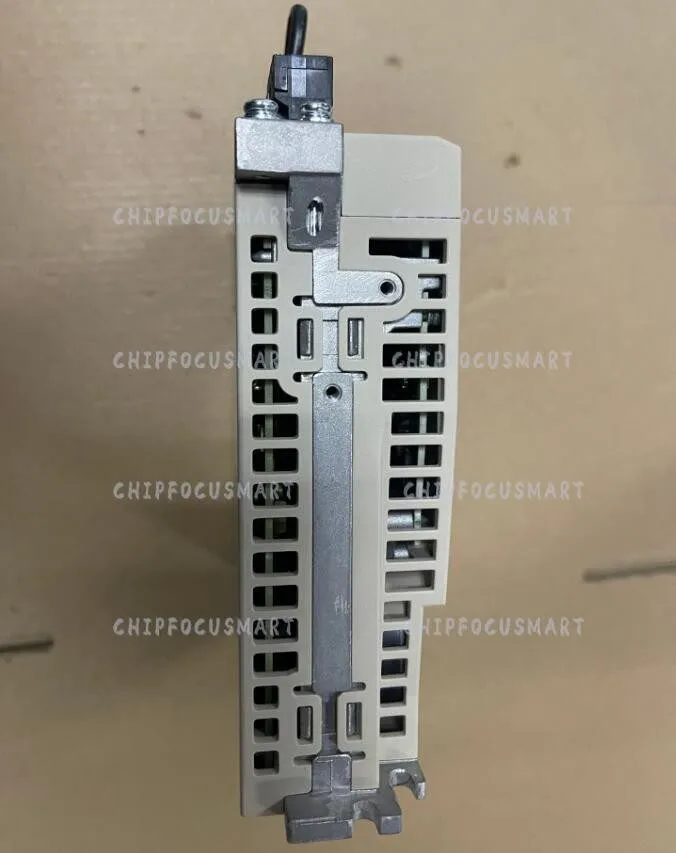 Сервопривод Yaskawa Servo Driver SGD7S-R90A30A002