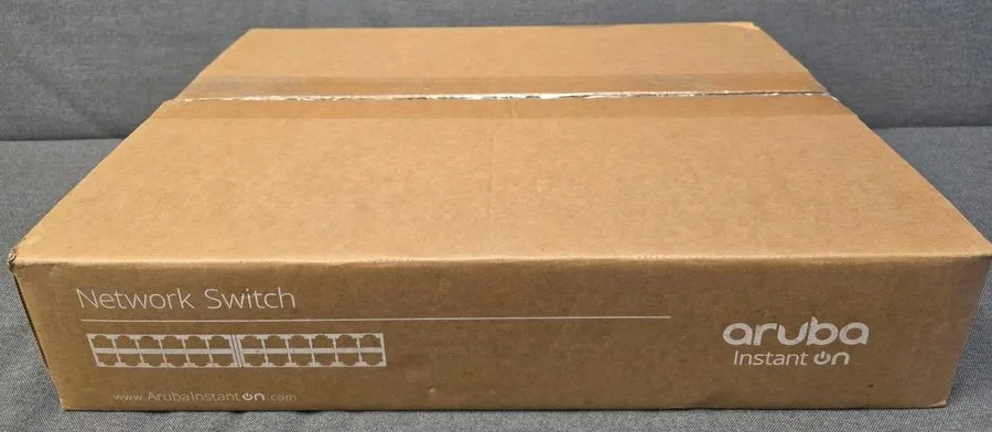 Коммутатор HPE Aruba Instant On 1930 24G 4SFP+ JL682A 24-Port Gigabit Switch — фото лота 2