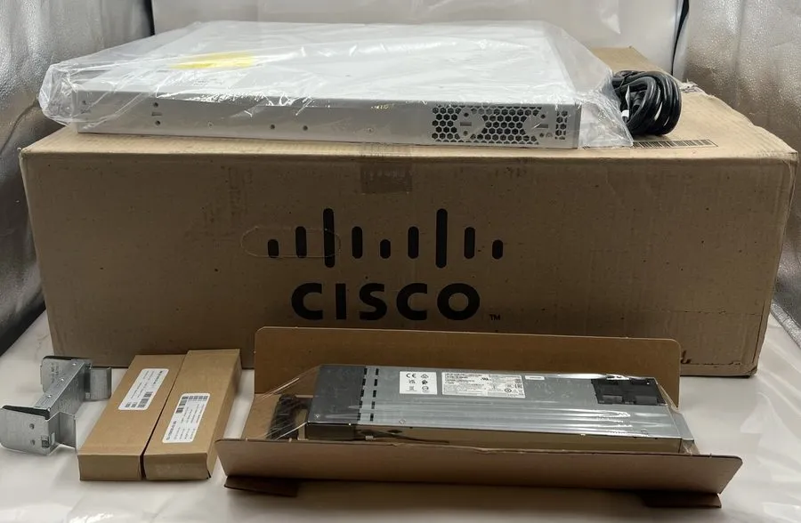 Коммутатор Cisco Meraki C9300X-48HX-M Catalyst 48-Port mGig UPOE+ Switch UNCLAIM