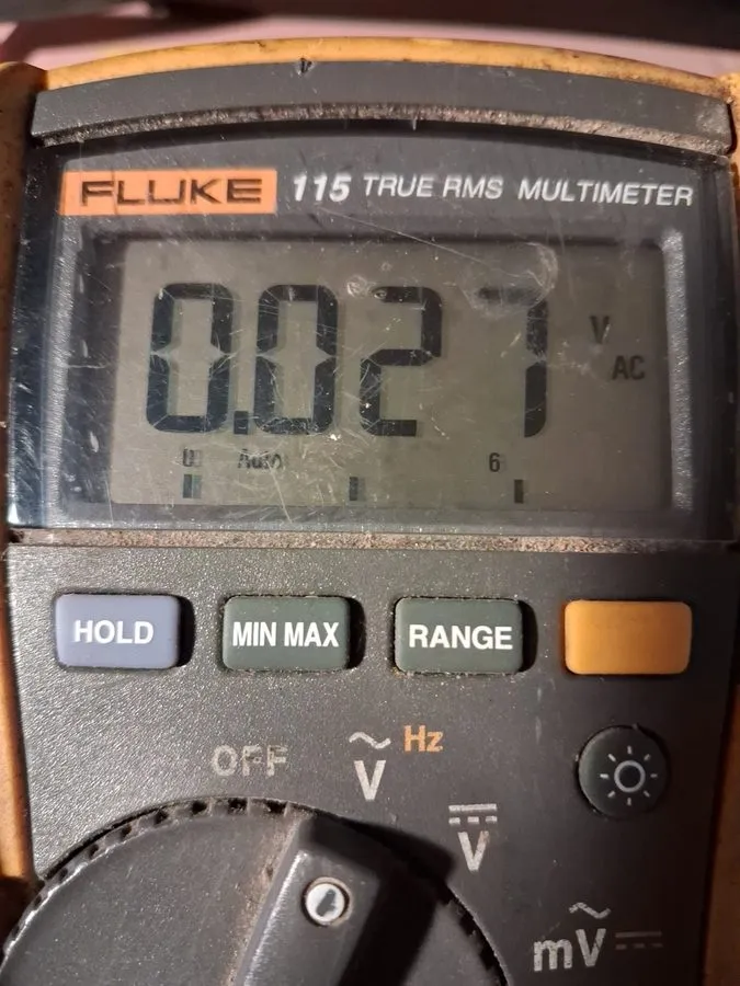 Мультиметр Fluke 177 True-RMS 6000-Count CAT III 1000V Digital Multimeter Backli — фото лота 1