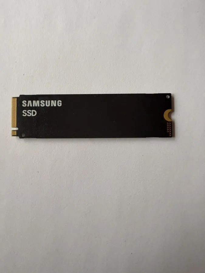 SSD-накопитель Samsung PM9A1 256GB SSD MZ-VL22560 PCIe Gen4x4 NVMe M.2 2280 MZVL