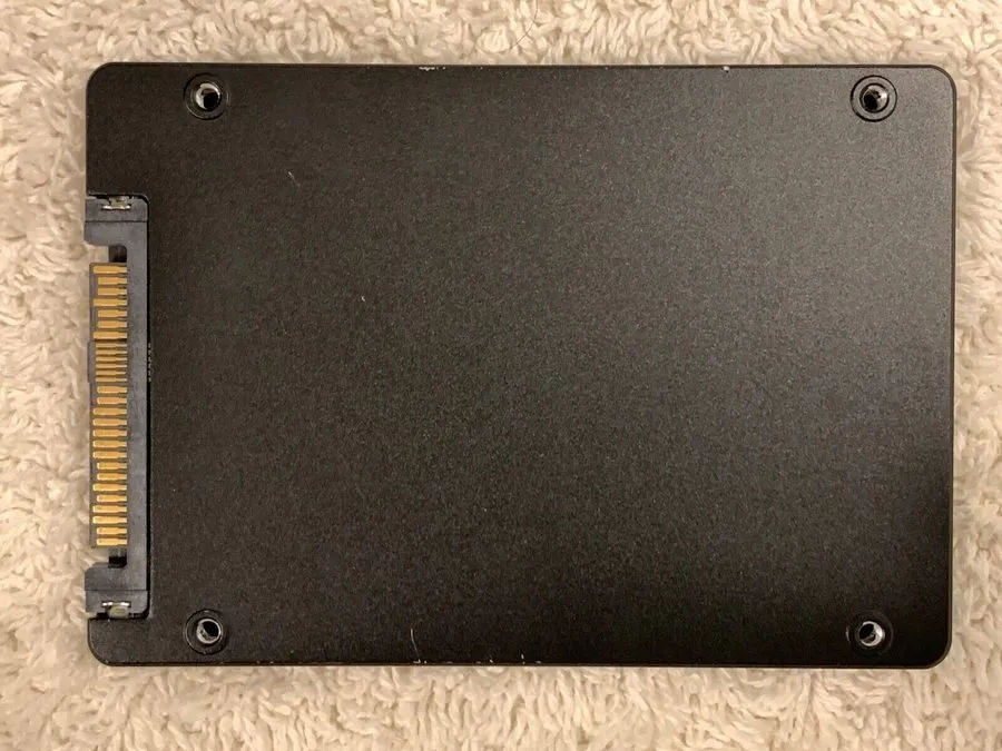 SSD-накопитель Samsung PM983 1.92TB SSD 2.5" U.2 PCIe 3.0 x4 MZQLB1T90 MZQLB1T9H