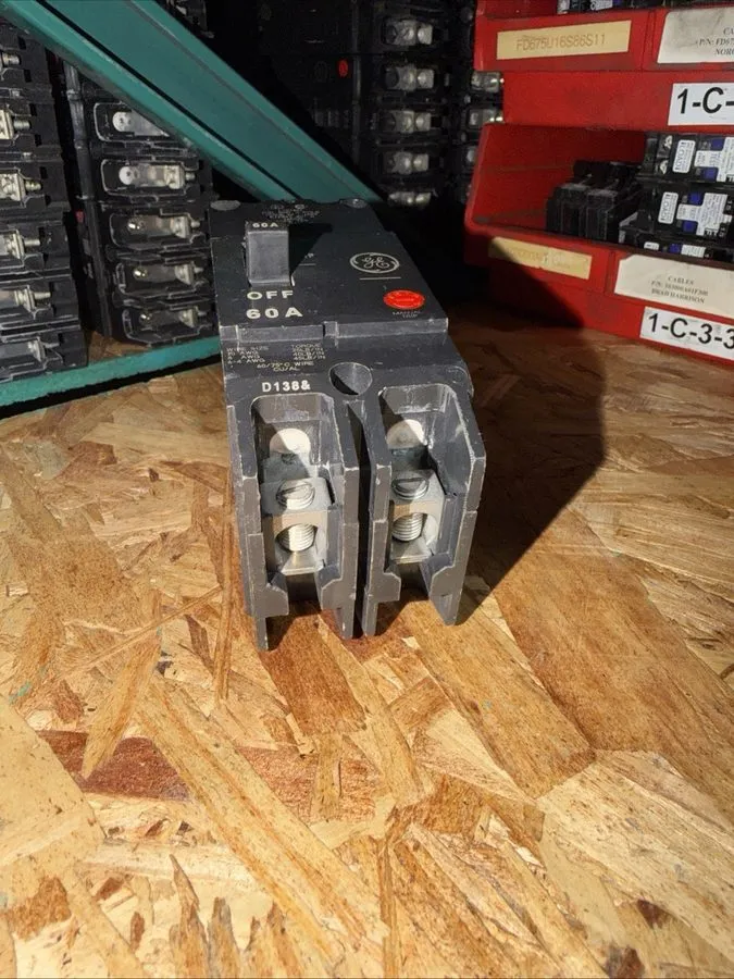 Автоматический выключатель ABB GE TEY260 2 pole 60 amp bolt on 14kA@480v Circuit